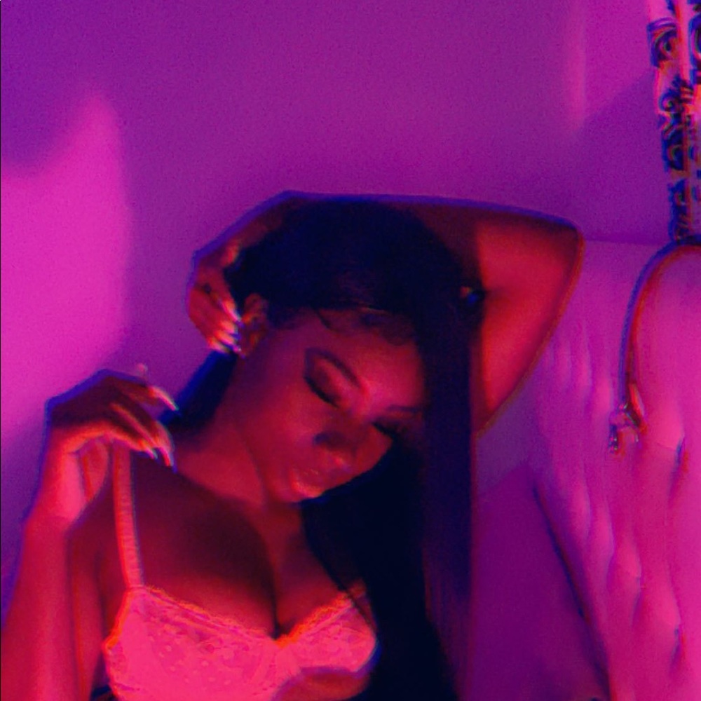 Meet your Posher, Nyonna